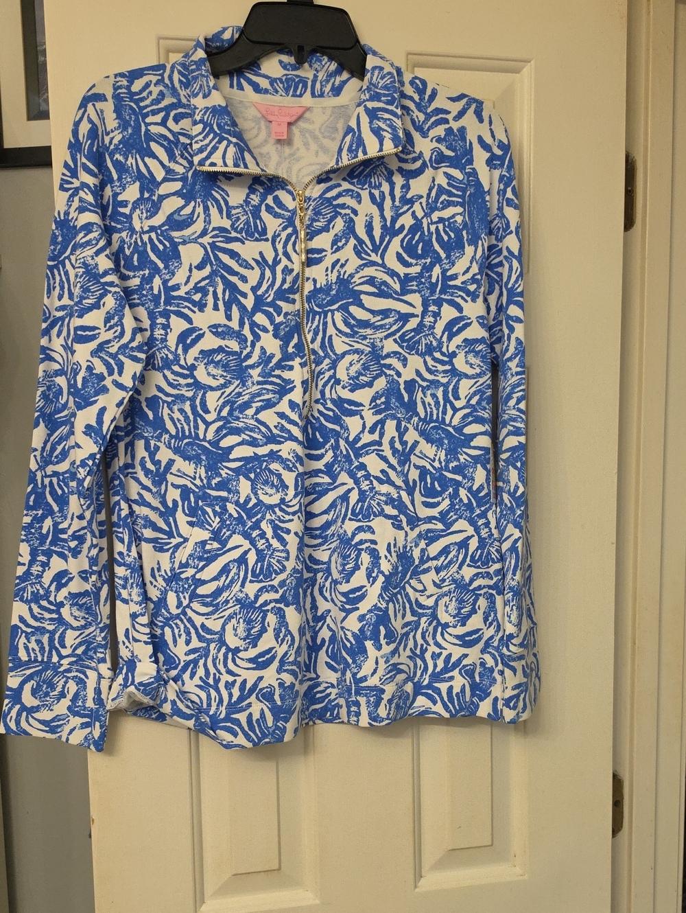 Lilly Pulitzer New With Tags Size Medium. Resort White On A Roll Popover.